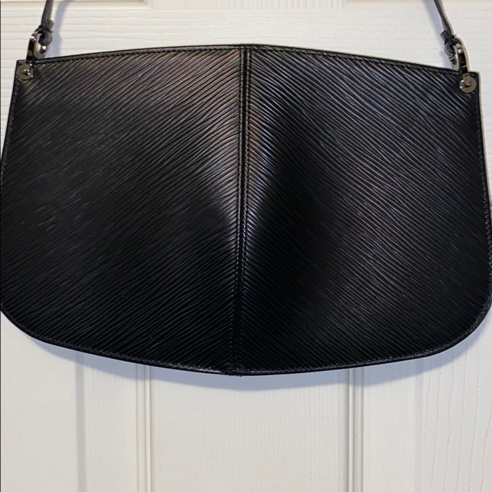 Louis Vuitton Black Epi Leather Pochette - Picture 3 of 8